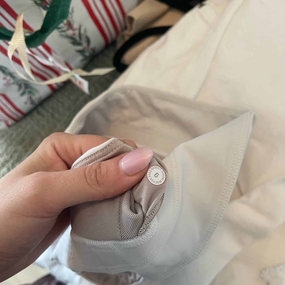 Lululemon White Racerback Sports Bra - Picture 4 of 4